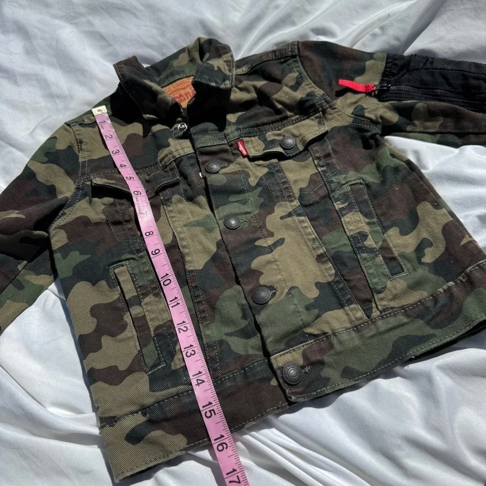 Levi’s Boys Camo Jean Jacket Size 7 | Snap Buttons + Sleeve Pocket